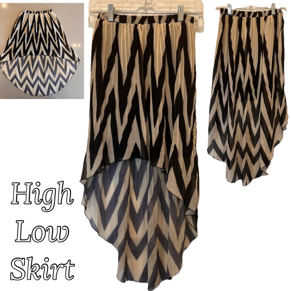 Y2K Charlotte Russe Black and Cream High-Low Skirt Elastic waist SZ Small NWT